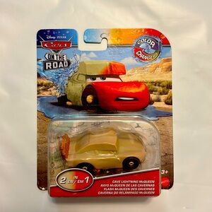 Disney Pixar Cars On The Road Color Changers Cave Lightning McQueen, Brand New!